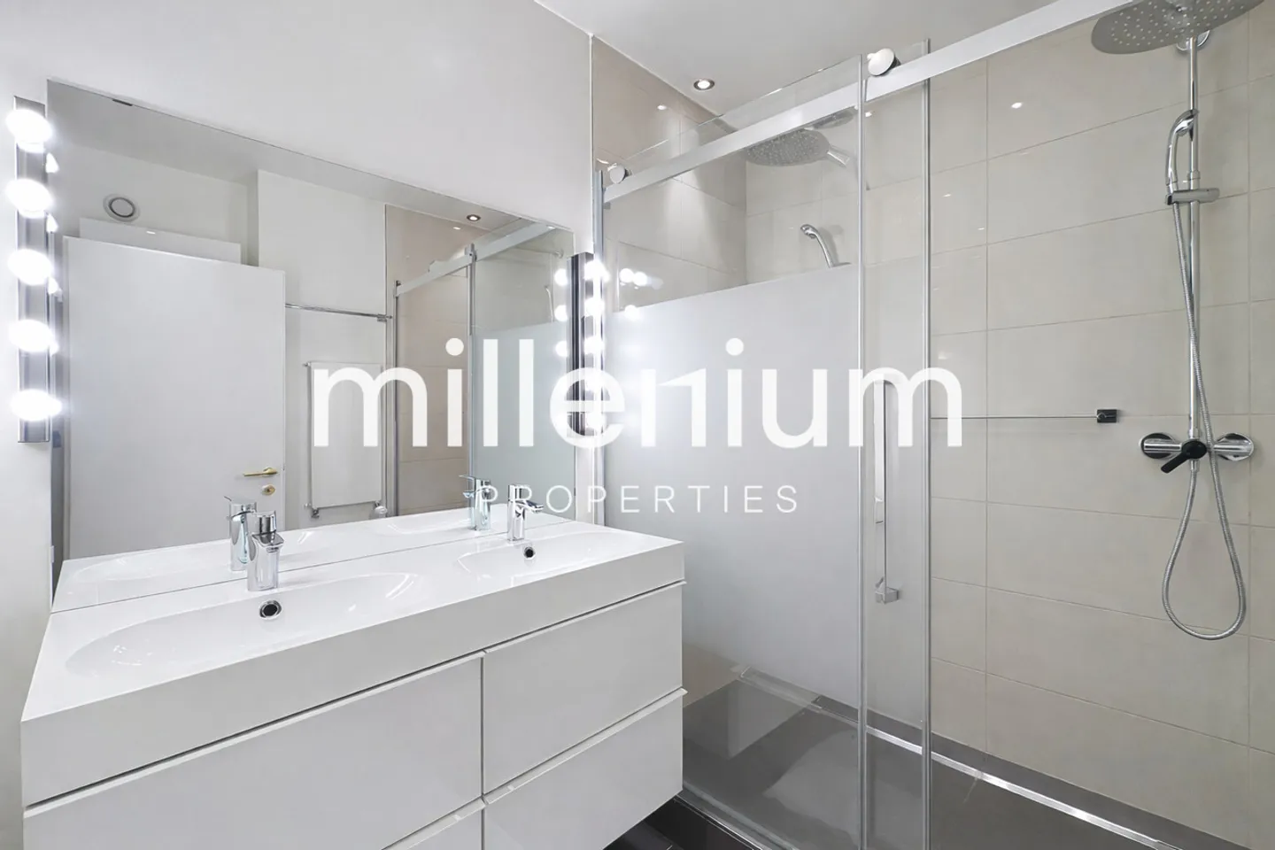 Appartamento eccezionale con 4 camere - Residenza con piscina e sauna - Foto 10 di 10