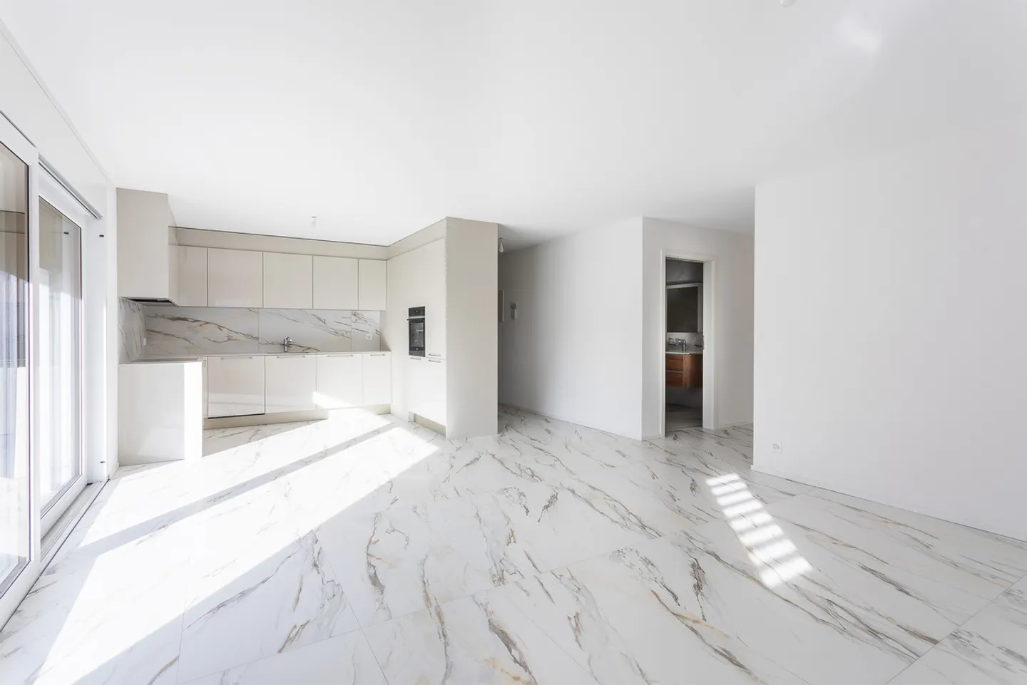Appartements Neufs dans un Endroit Calme - Photo 2 sur 13