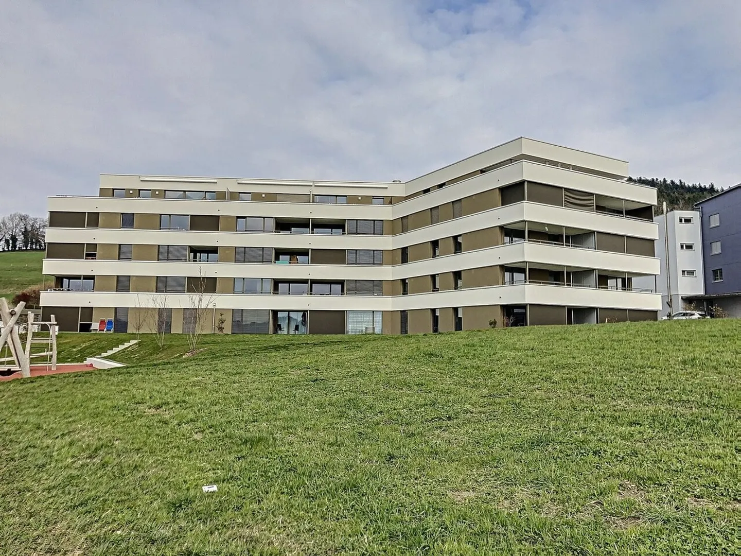 Zeitgemäße Wohnung mit Terrasse - Foto 8 von 12