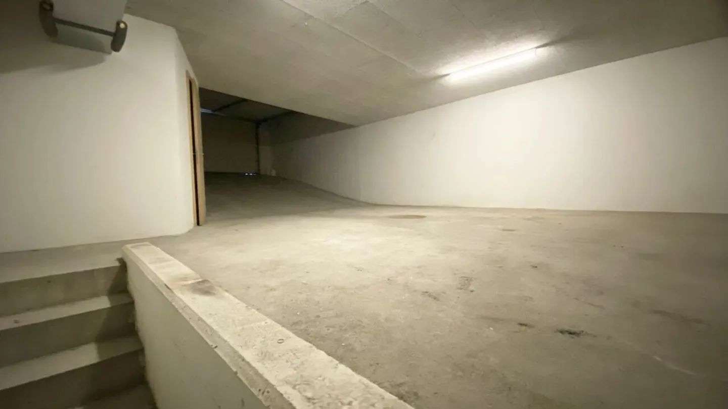 In vendita nel centro del villaggio - Villa con piscina interna - Foto 12 di 12