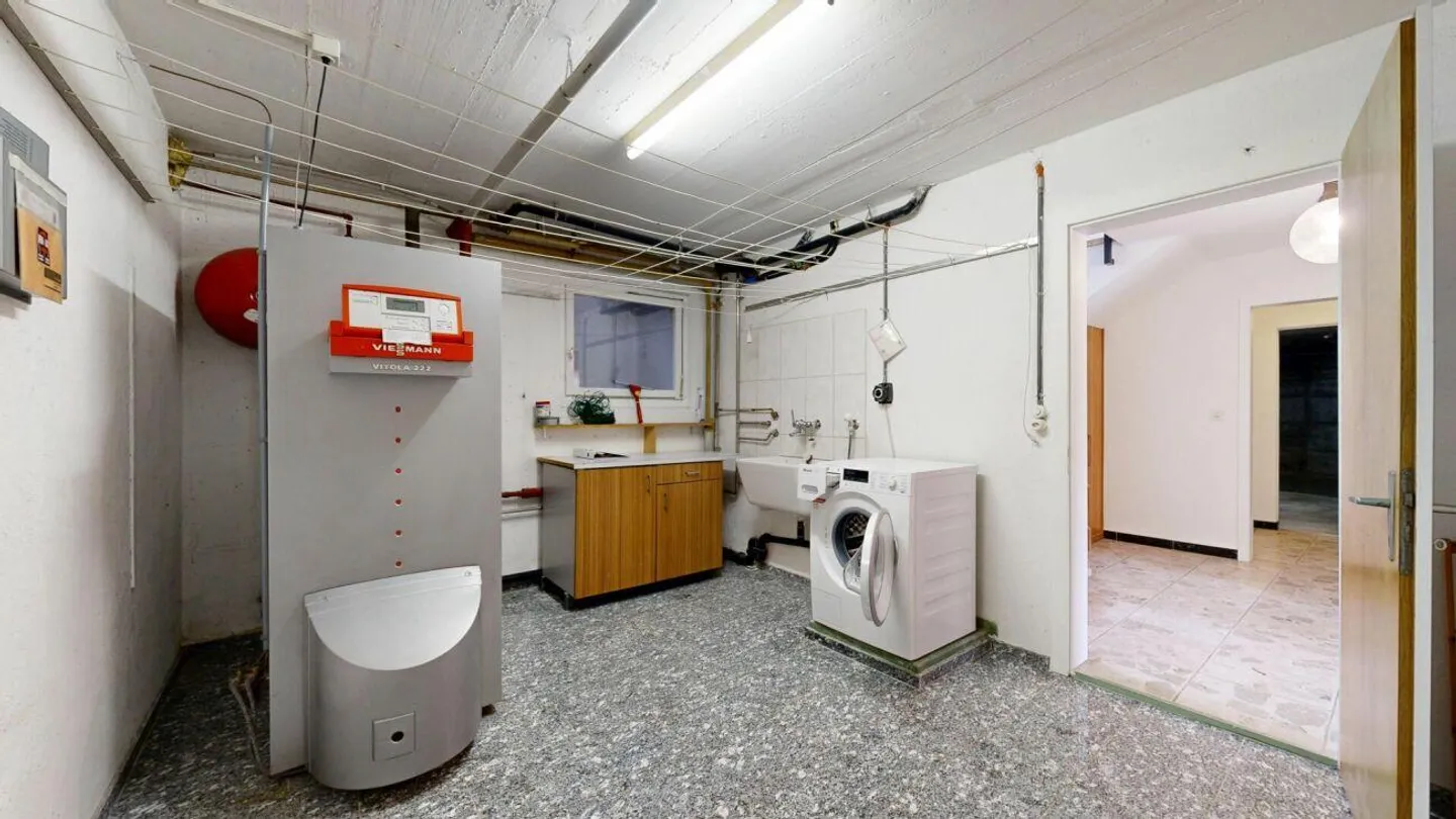 Ampia casa unifamiliare in posizione adatta alle famiglie - Foto 15 di 17