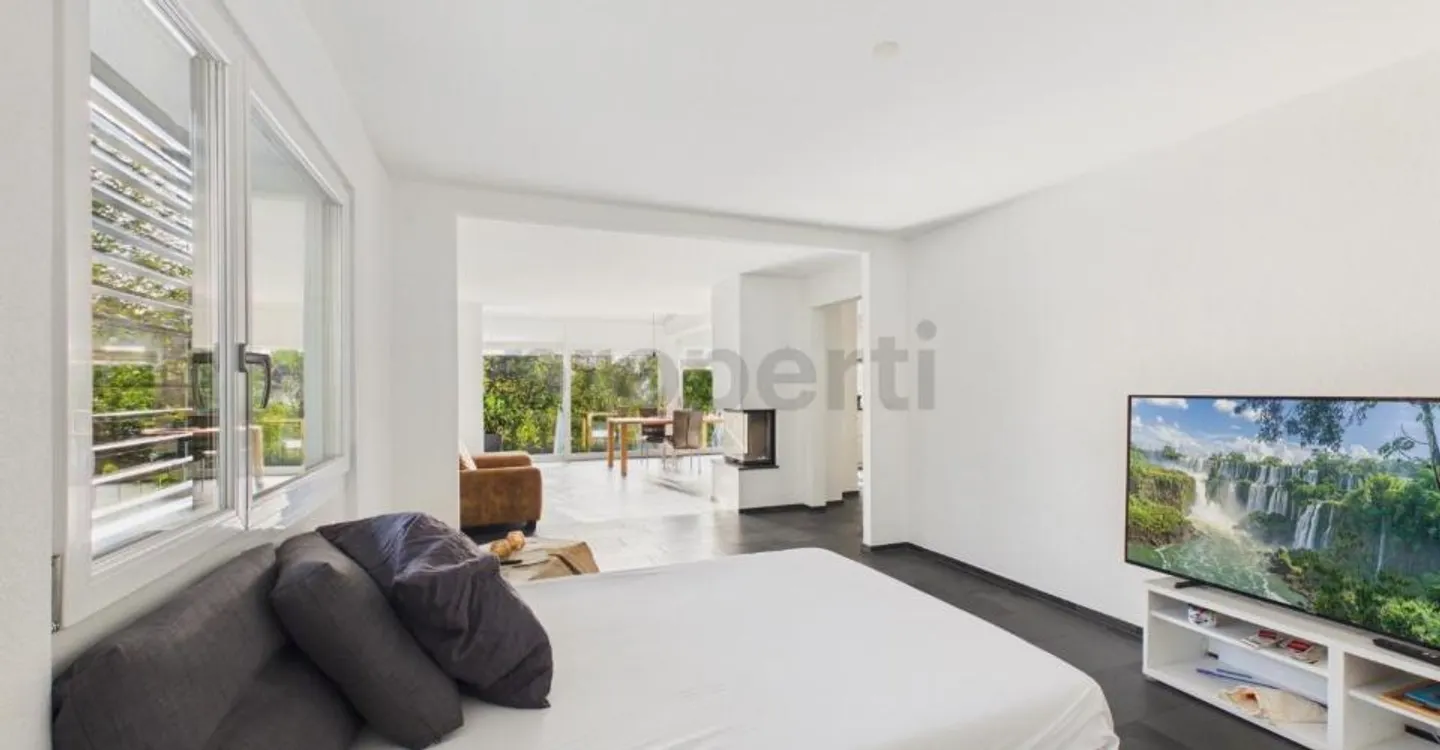 Quiet 4.5-room single-family house with spacious garden and expansion potential - Photo 4 of 11