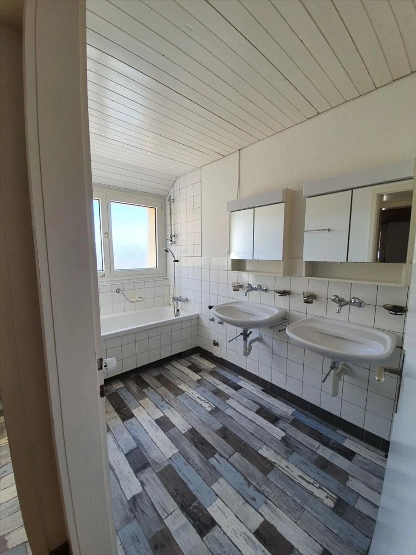 Bright attic apartment with fireplace is looking for you! - Photo 6 of 9