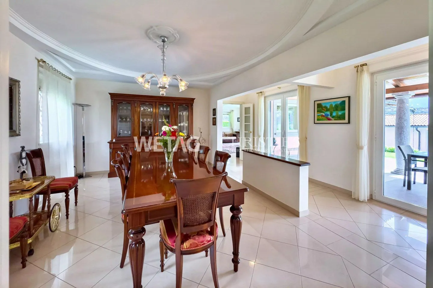 In vendita a Lugano-Manno elegante villa con piscina, grande giardino... - Foto 5 di 13