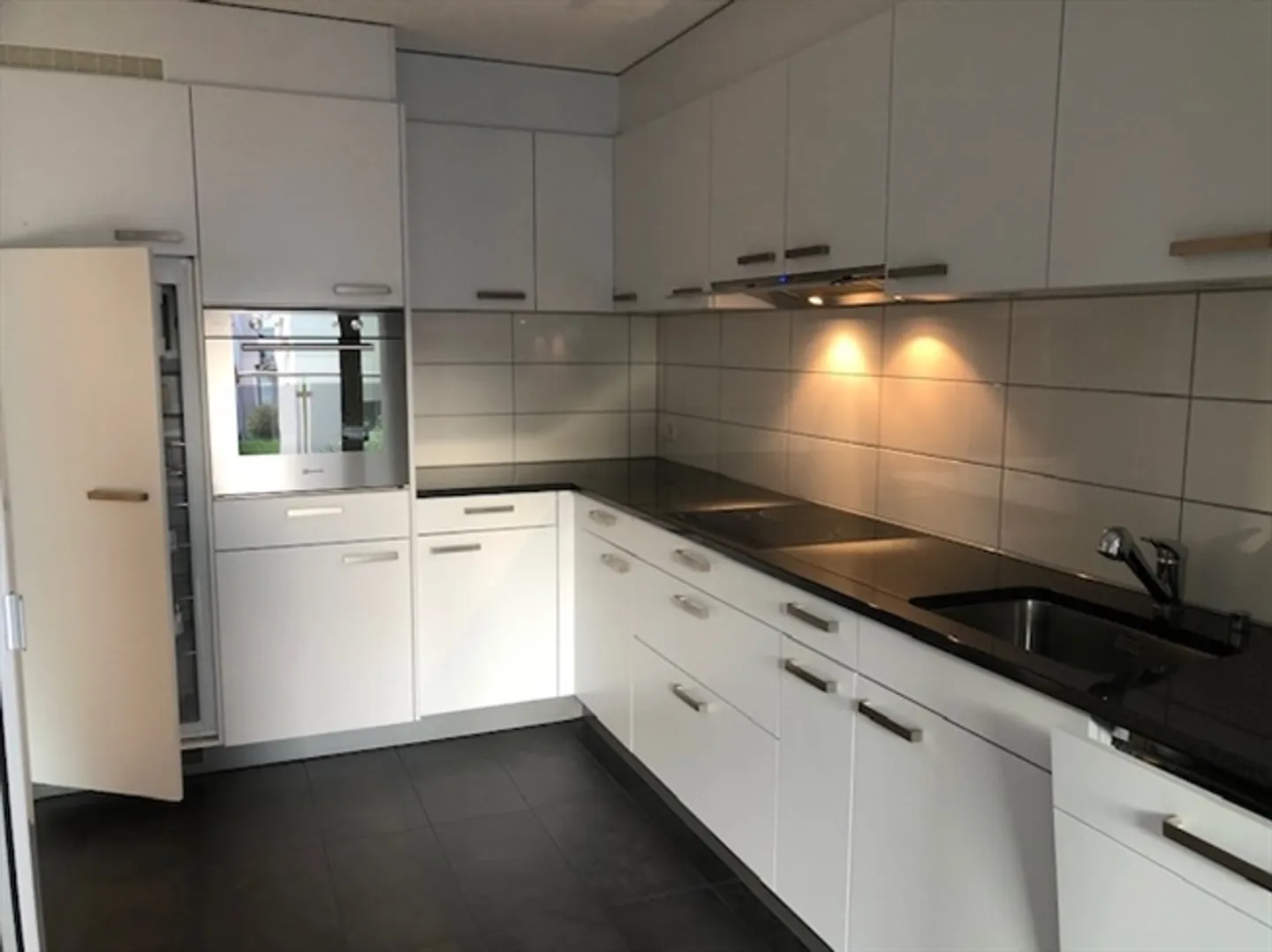 Appartamento 3 ½ locali in affitto a Lengnau, Svizzera - Foto 3 di 7