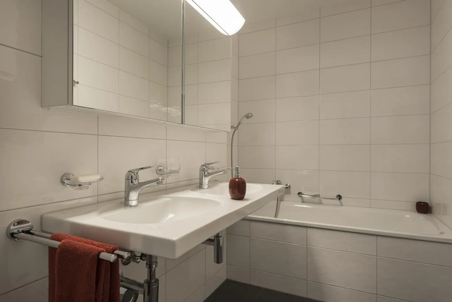 Appartement moderne dans un emplacement calme - Photo 6 sur 7