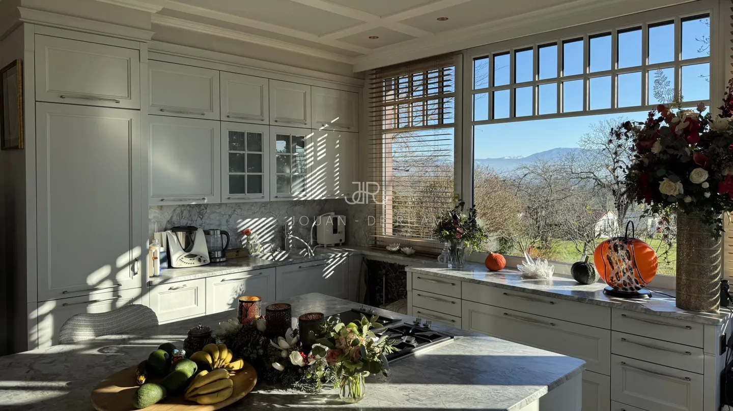 Charming Swiss Chalet Retreat - Photo 14 of 17