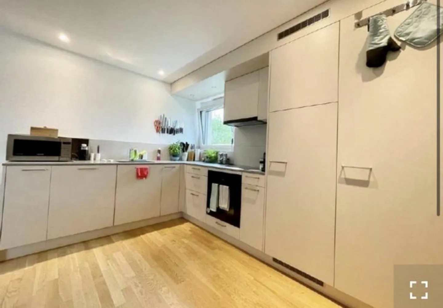 3.5 Room Apartment - Photo 7 of 8