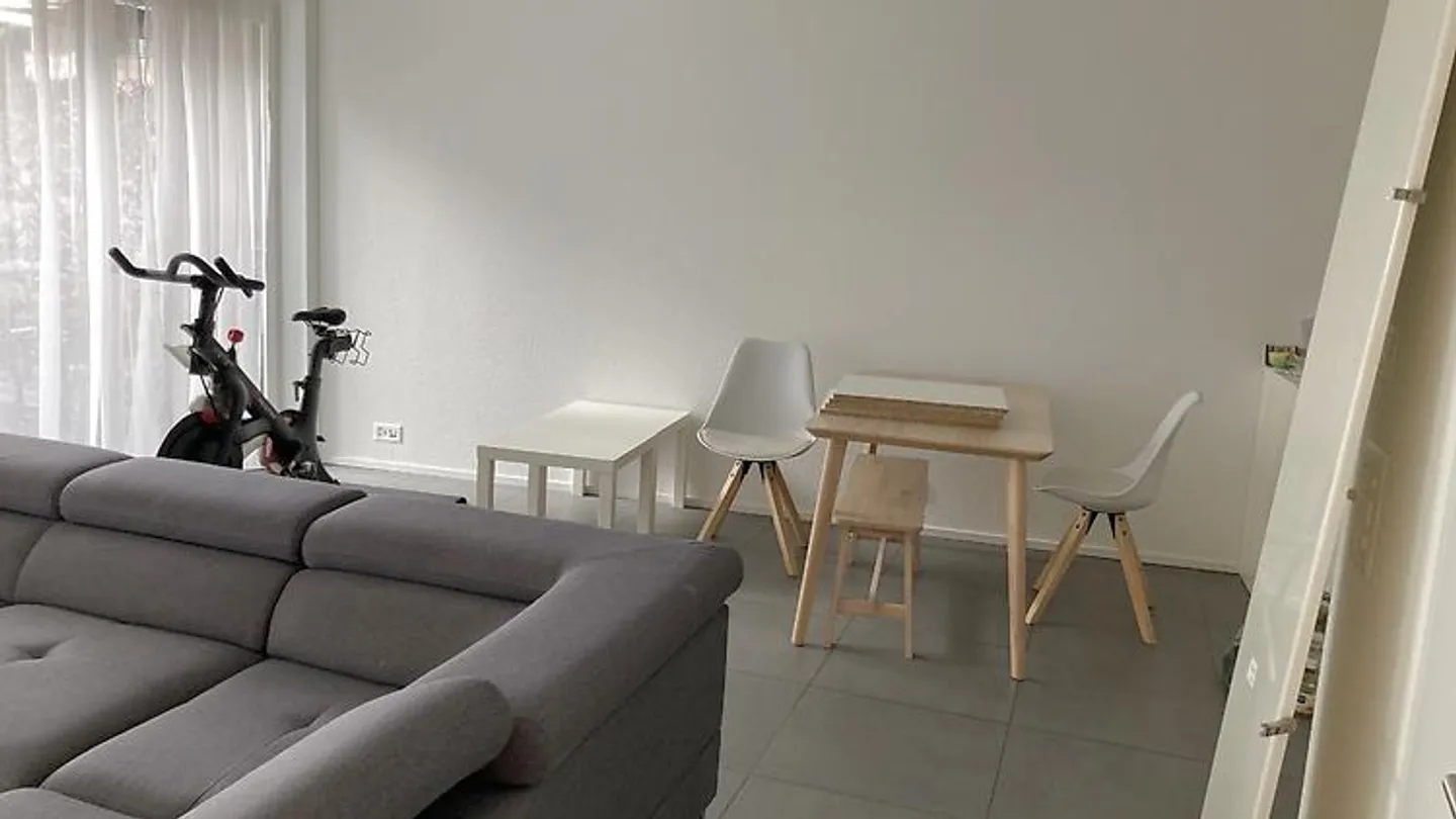 APPARTAMENTO 2½ STANZE A FREIENBACH (SZ), ARREDATO, TEMPORANEO - Foto 2 di 4