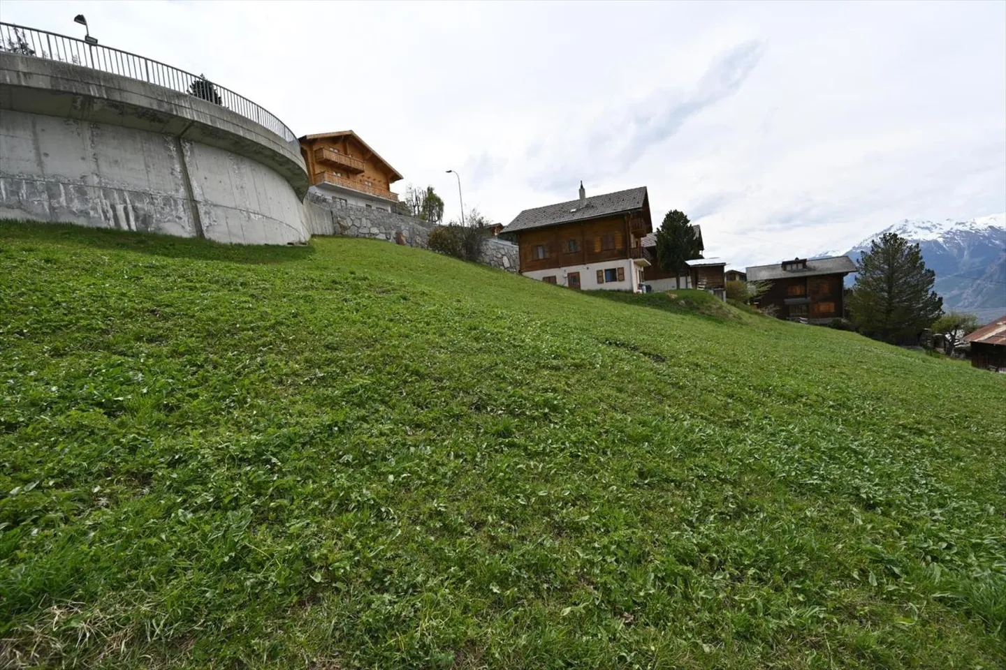 Baugrundstück - Foto 2 von 12