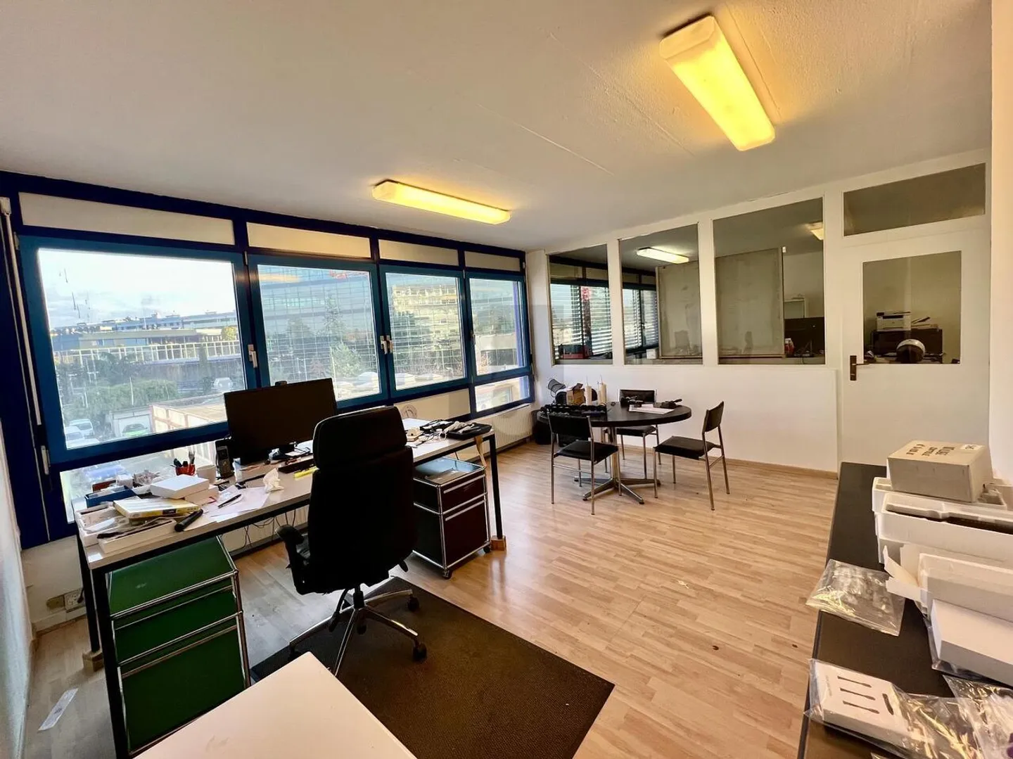 Espace de Bureau Créatif - Photo 3 sur 6