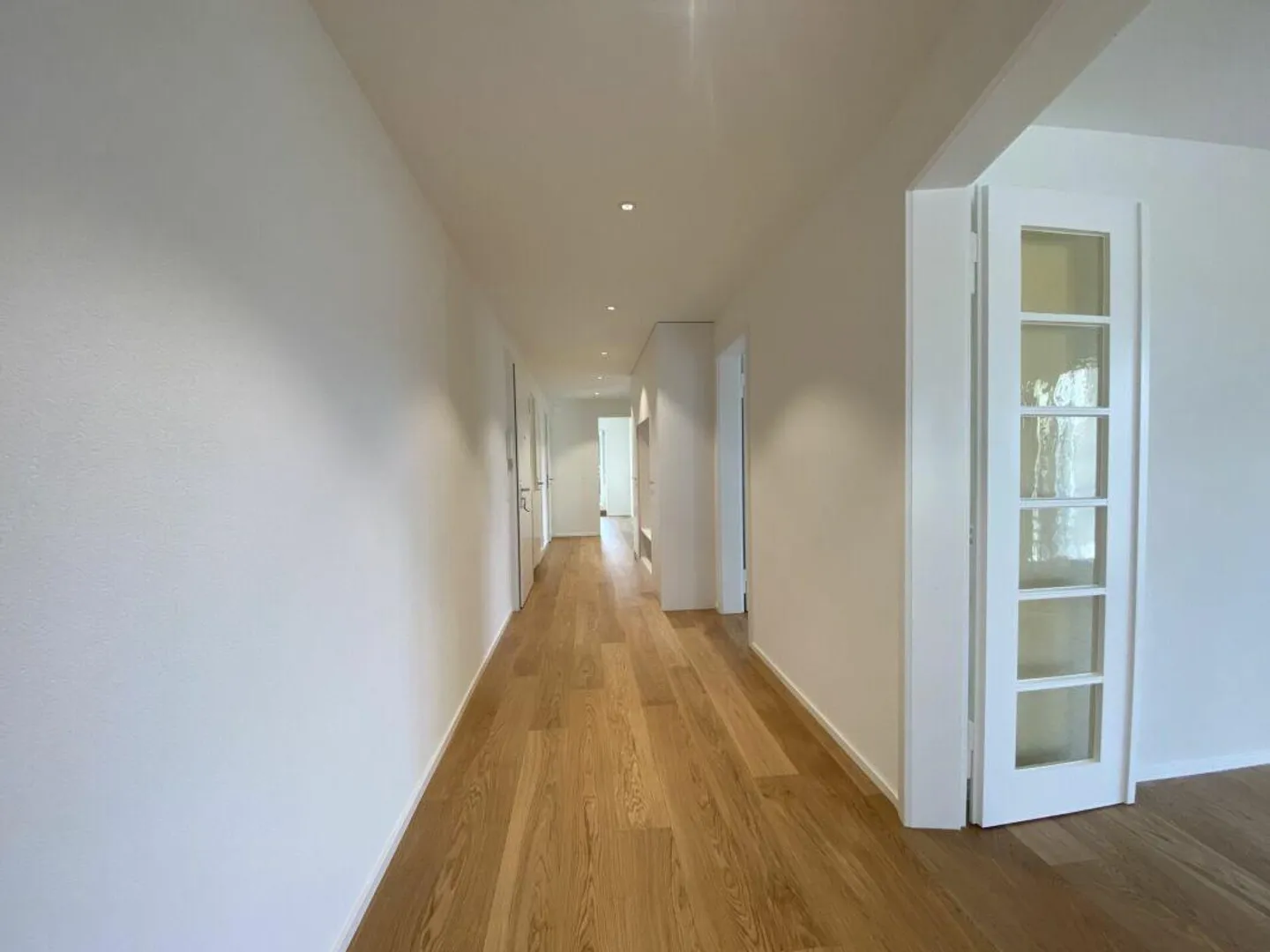 Penthouse apartment with fantastic lake and mountain views - Photo 7 of 13