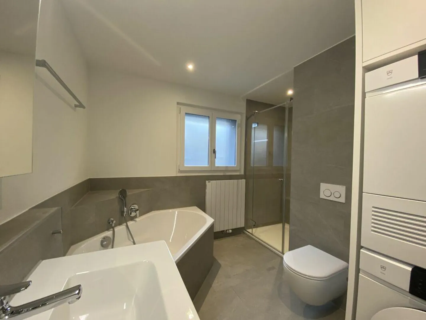 Penthouse apartment with fantastic lake and mountain views - Photo 13 of 13