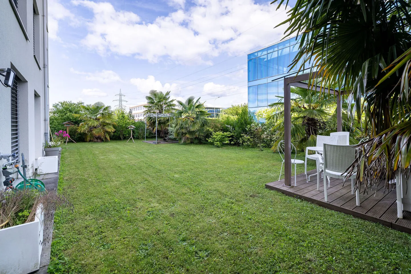 Exceptional commercial space with private garden - Photo 8 of 10