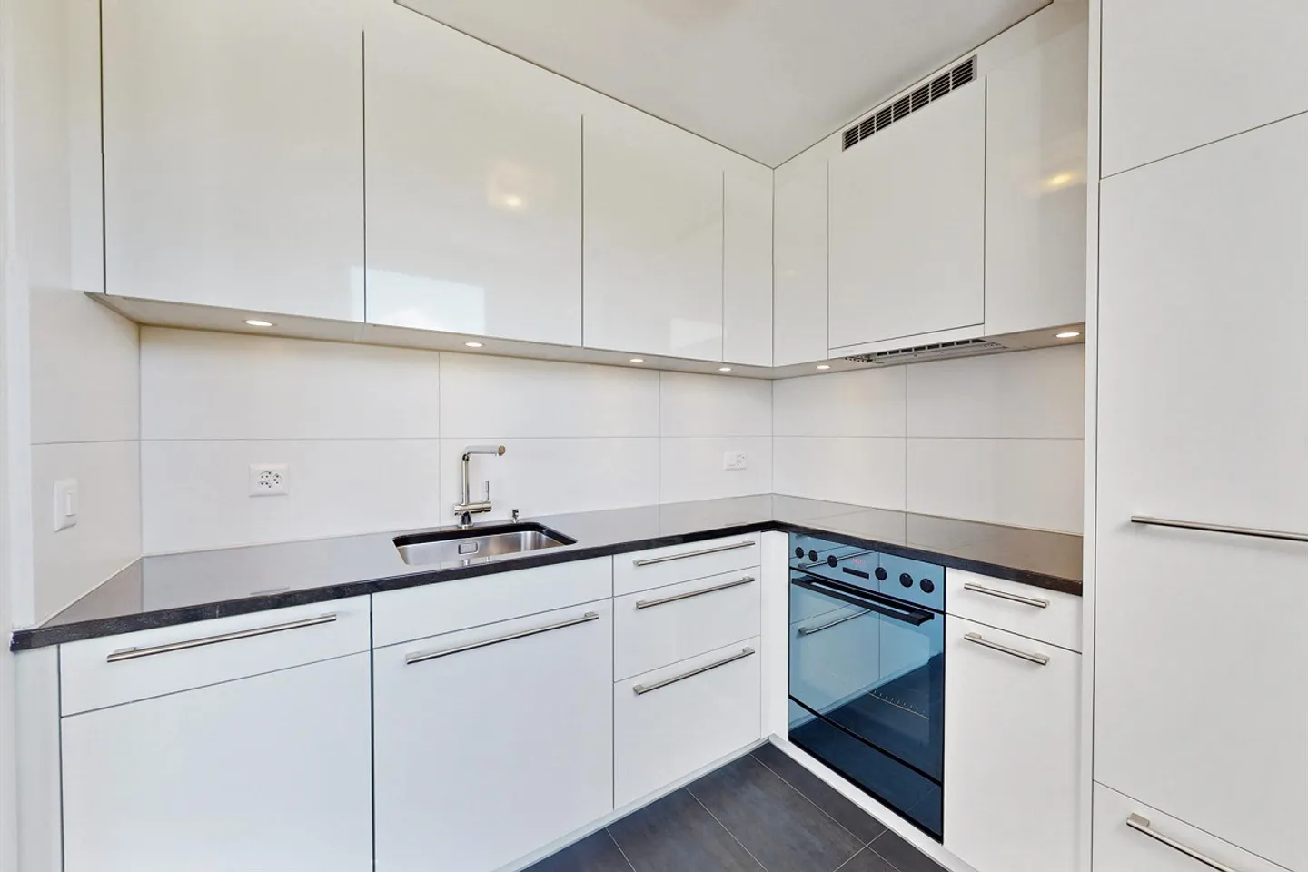 The perfect single apartment! - Photo 4 of 6