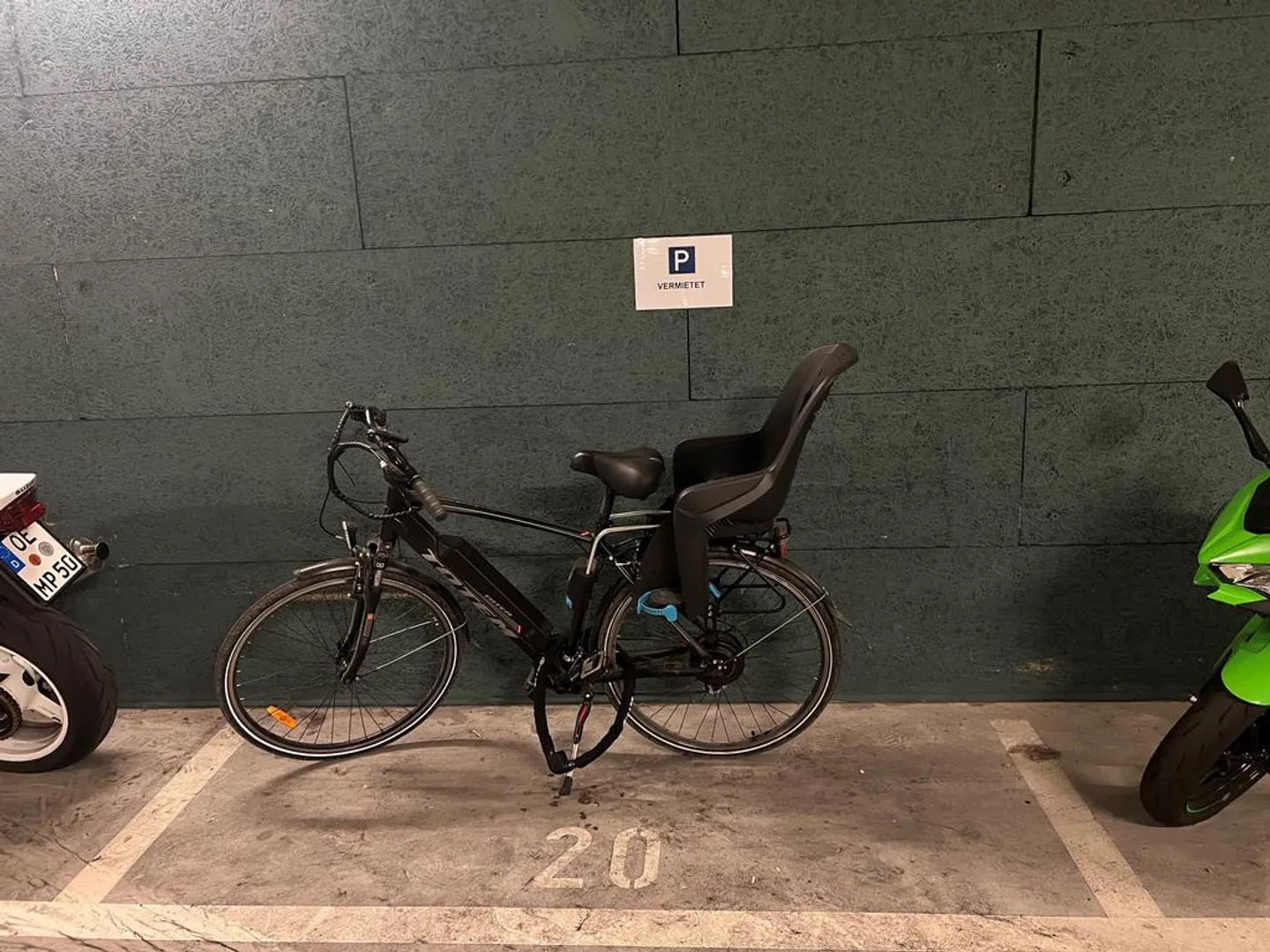 Motorcycle parking space for rent in Adliswil - Photo 2 of 2