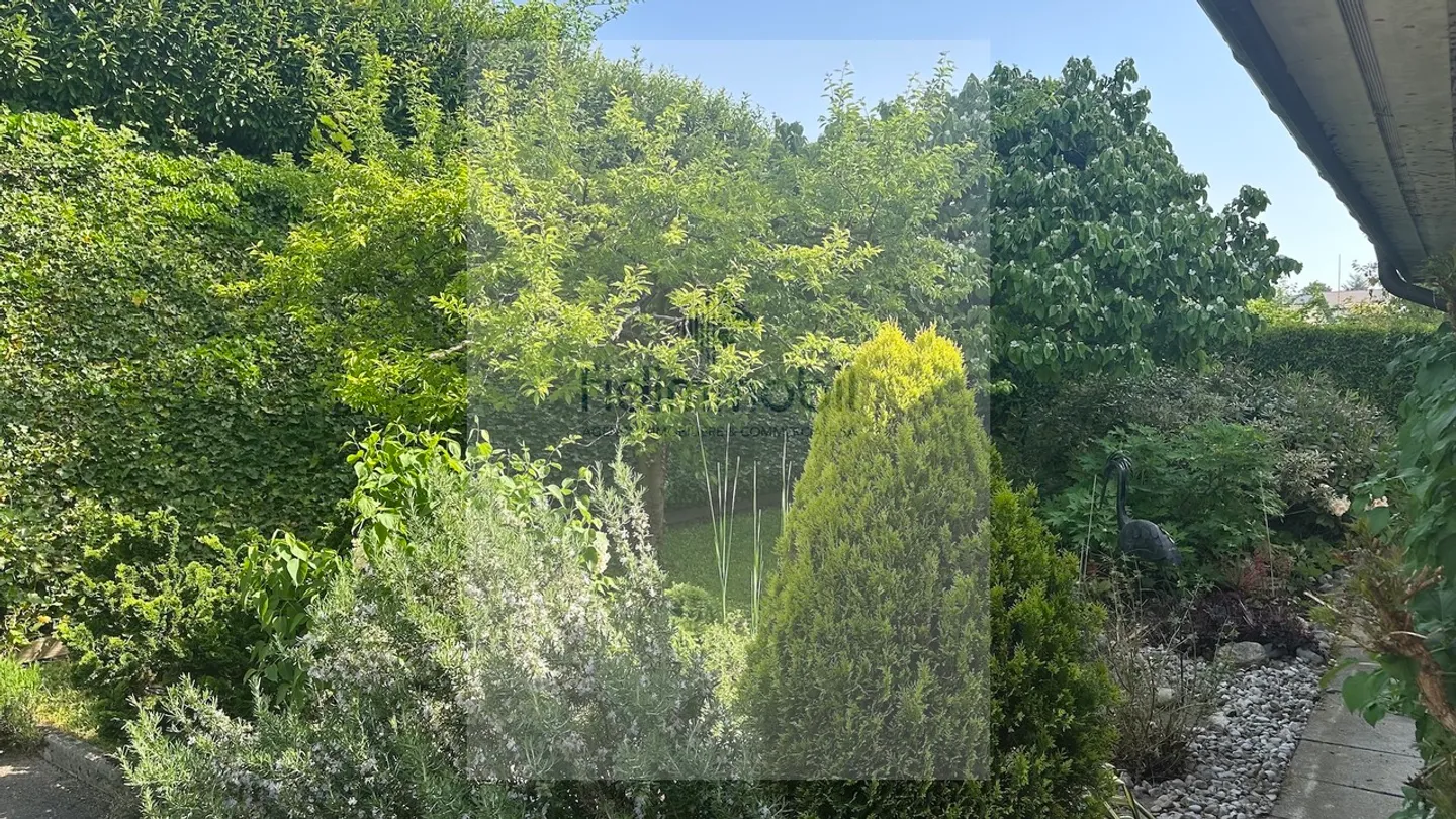 Family villa with panoramic views of the lake and the Alps - Photo 16 of 21