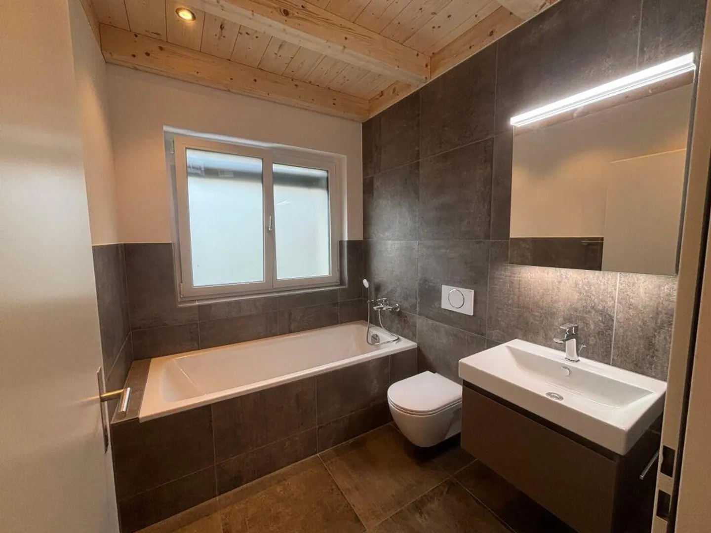 4 1/2-room apartment in the attic with balcony and attic - Photo 8 of 13