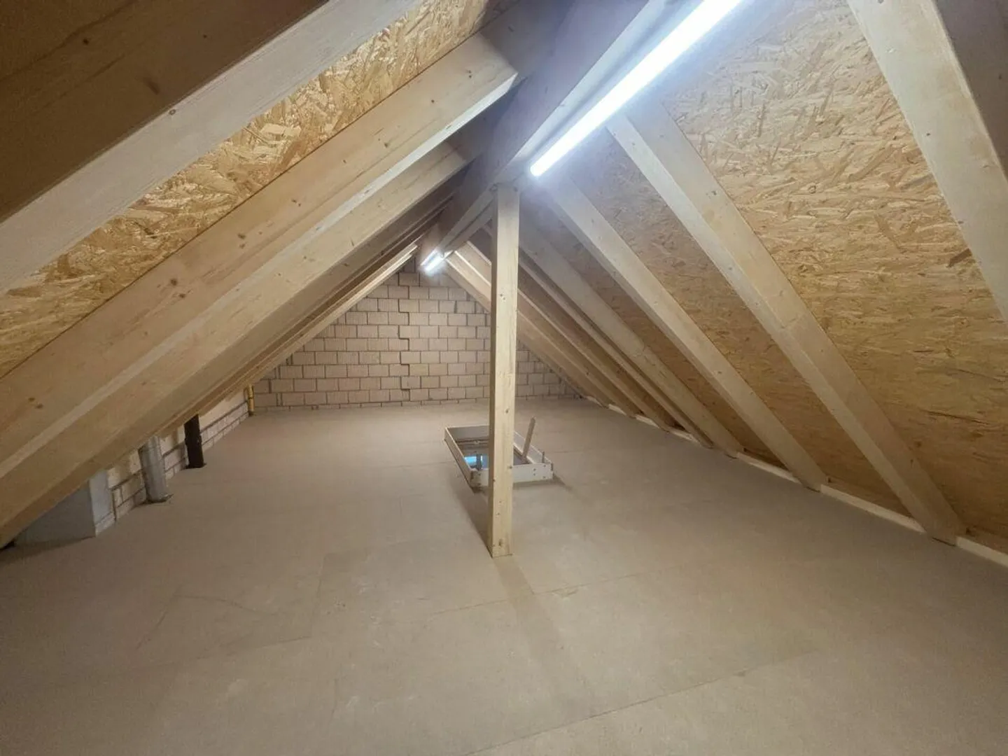 4 1/2-room apartment in the attic with balcony and attic - Photo 9 of 13