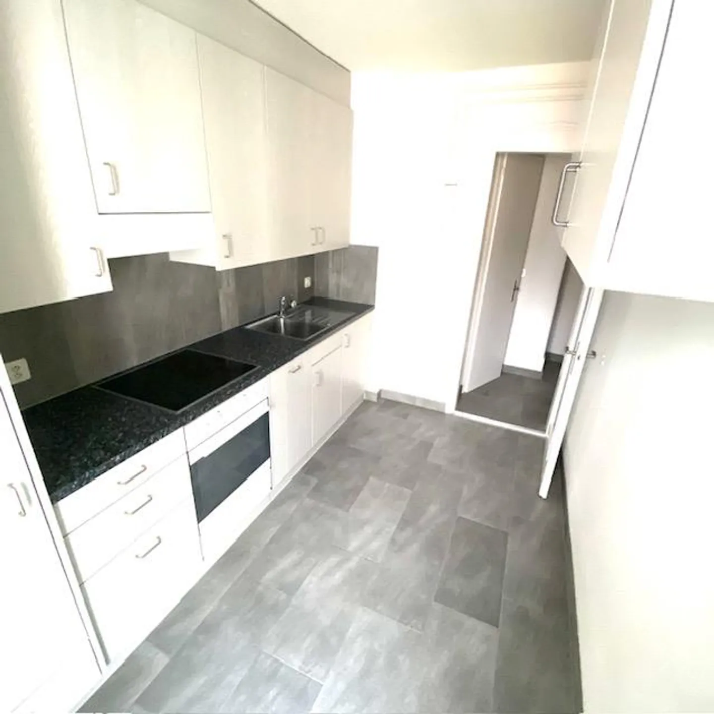 2 Room Apartment on the 3rd Floor - Photo 2 of 5