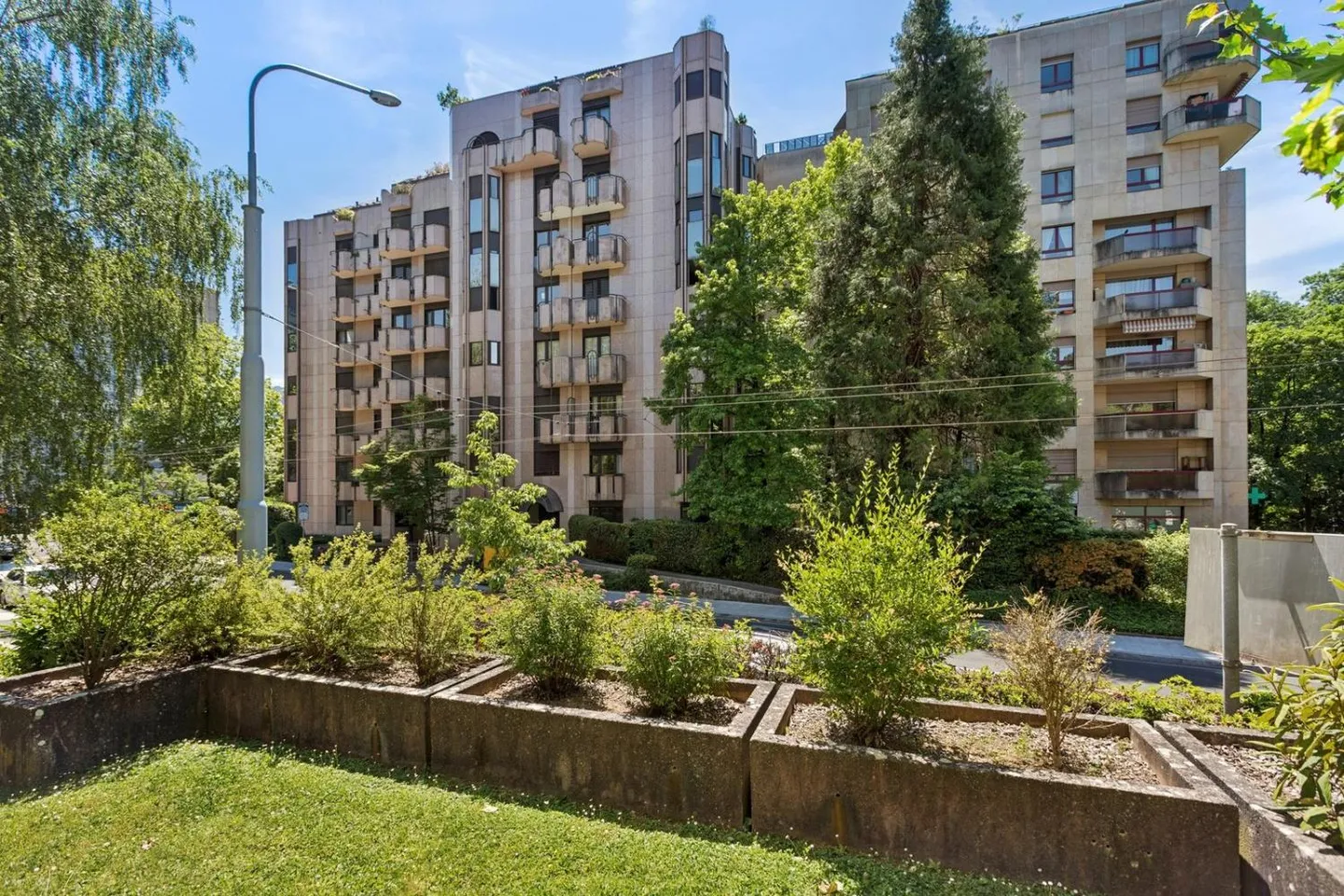 Address with preferential right in the heart of Champel - Photo 2 of 13