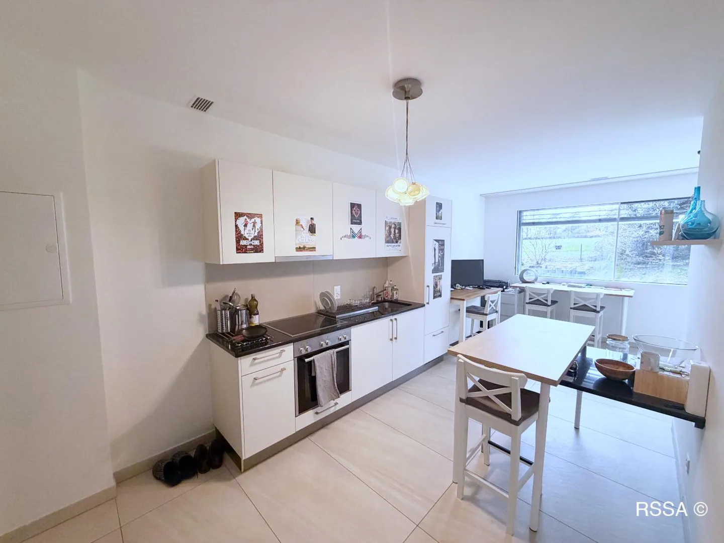 Luxury Studio in Central Location - Photo 3 of 10