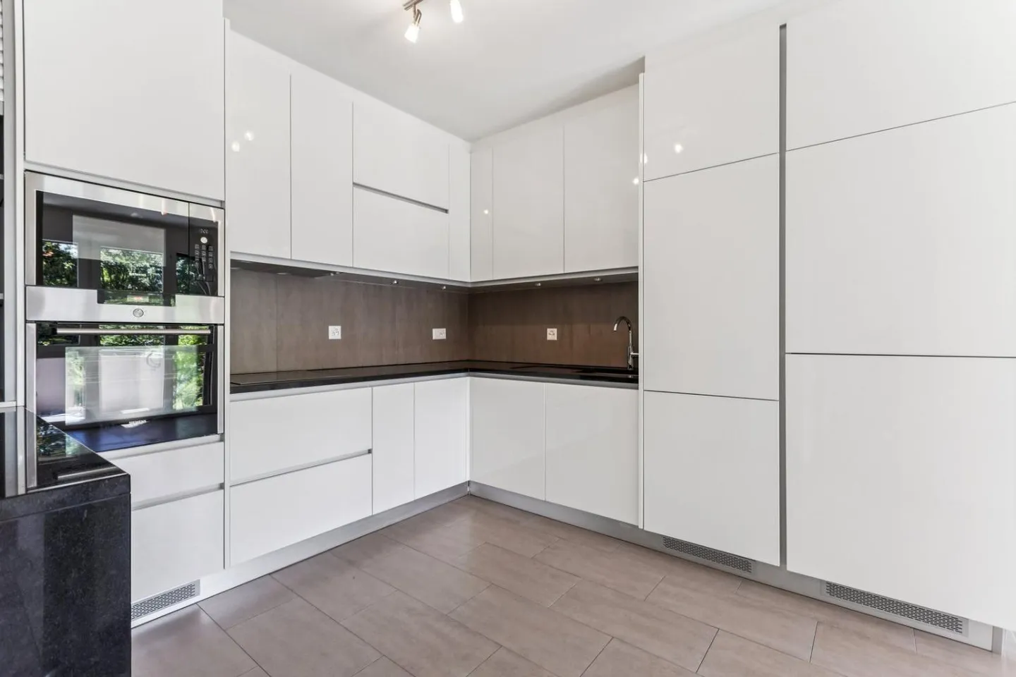 Address with preferential right in the heart of Champel - Photo 8 of 13