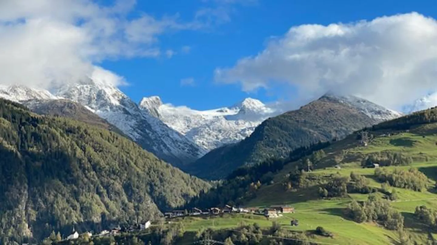 Grosszügige Eigentumswohnung mit einem malerischen Balkonblick - Foto 1 von 27