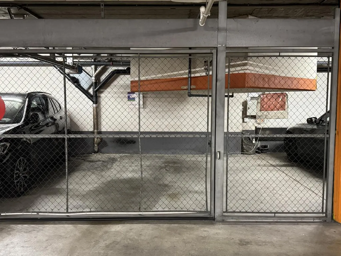 Posto auto chiudibile per veicoli bassi altezza max. 1,40 m - Foto 3 di 5