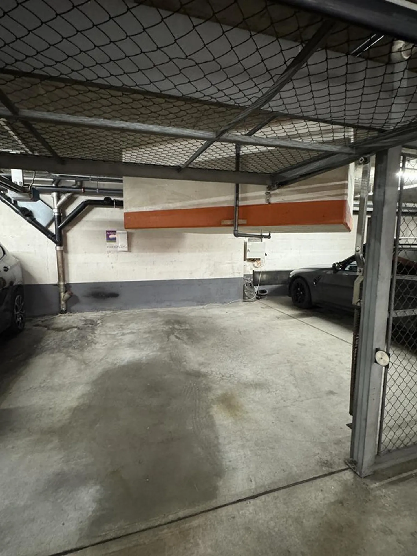 Posto auto chiudibile per veicoli bassi altezza max. 1,40 m - Foto 5 di 5