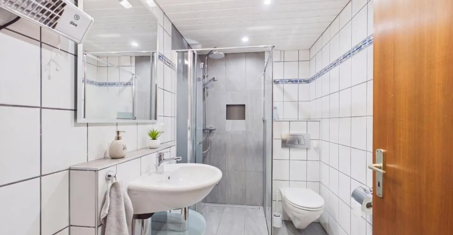 Spacious Layout, Idyllic Balcony & Newly Renovated in 2024! - Photo 12 of 12