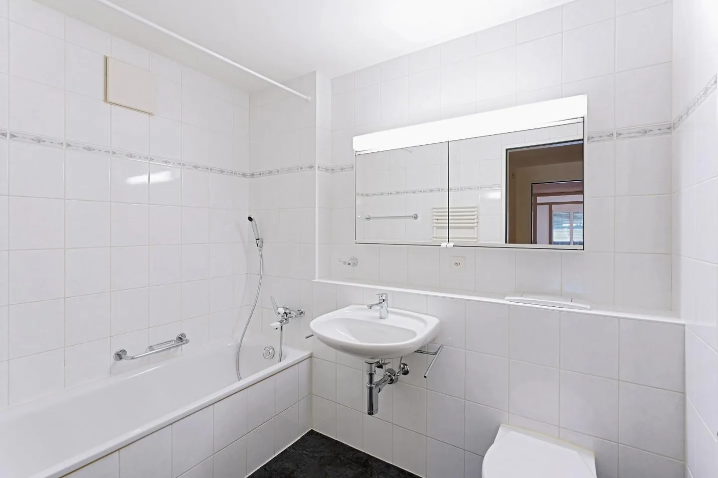 Belle appartement de 4.5 pièces à Aesch - Photo 3 sur 6