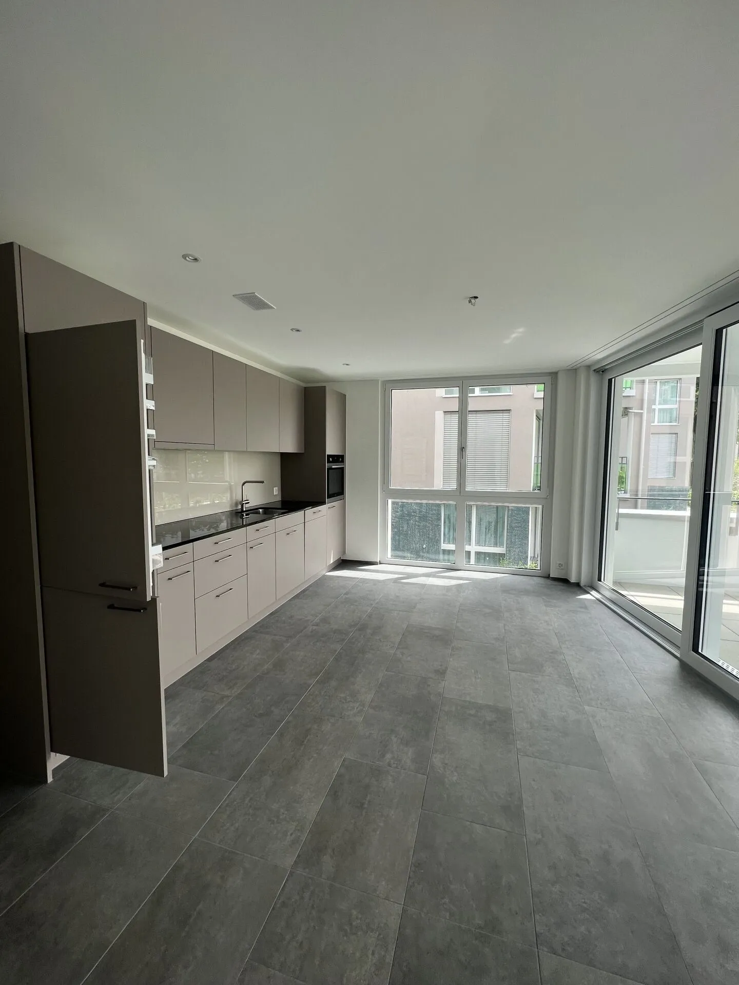 Attractive - Modern Living - 3.5 Room Apartment - Photo 4 of 12
