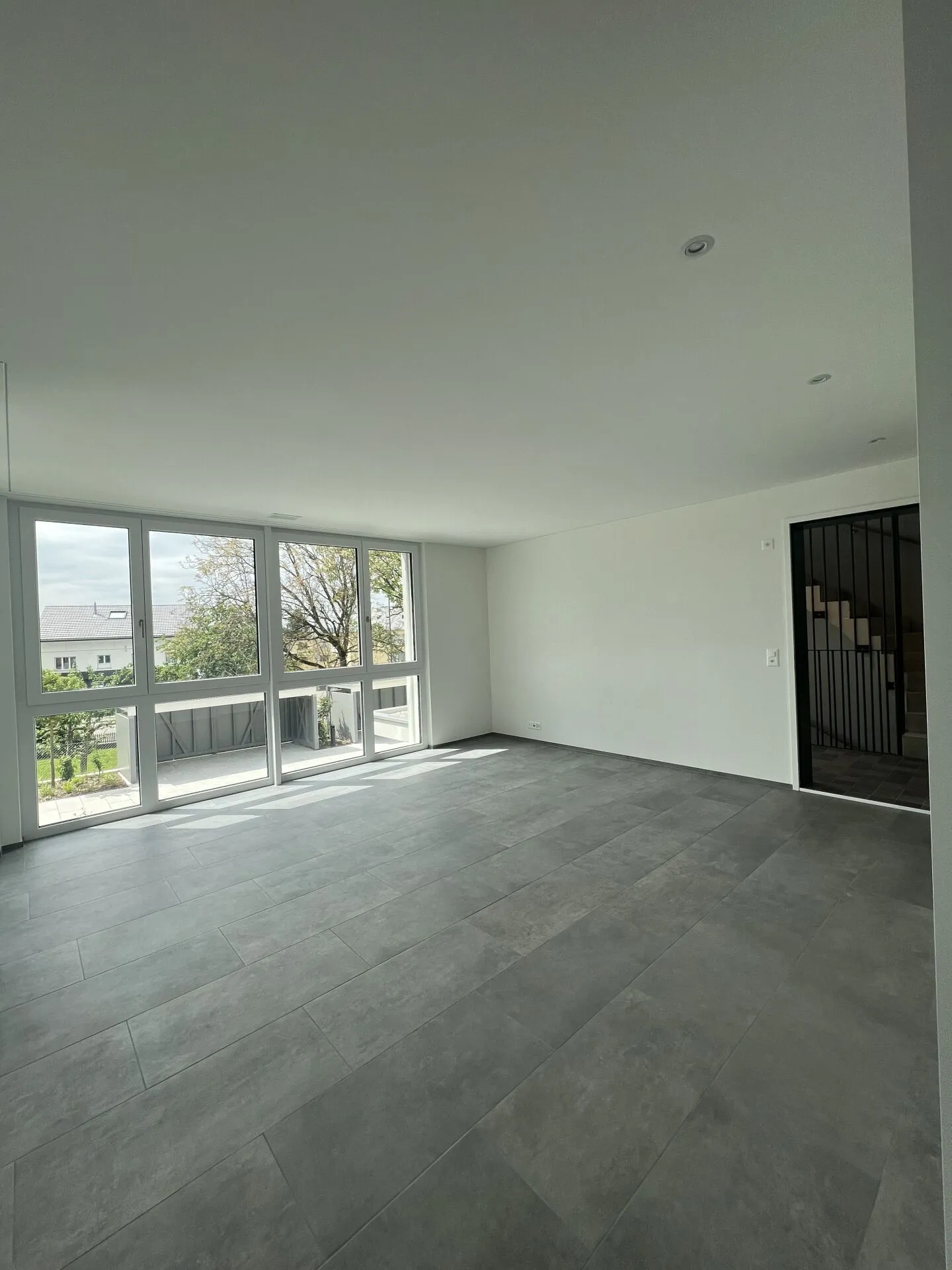 Attractive - Modern Living - 3.5 Room Apartment - Photo 2 of 12