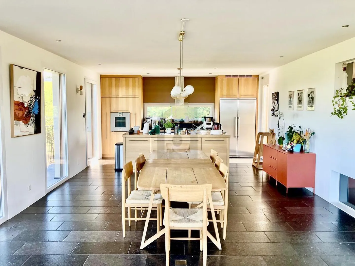 SPLENDID SPACIOUS WITH LAKE AND MOUNTAIN VIEW - Photo 3 of 6