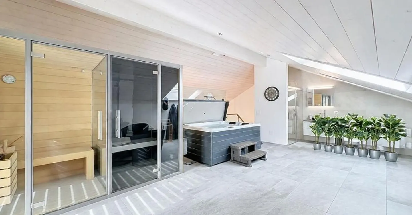 Penthouse-Duplex mit privatem Wellnessbereich - Foto 2 von 9