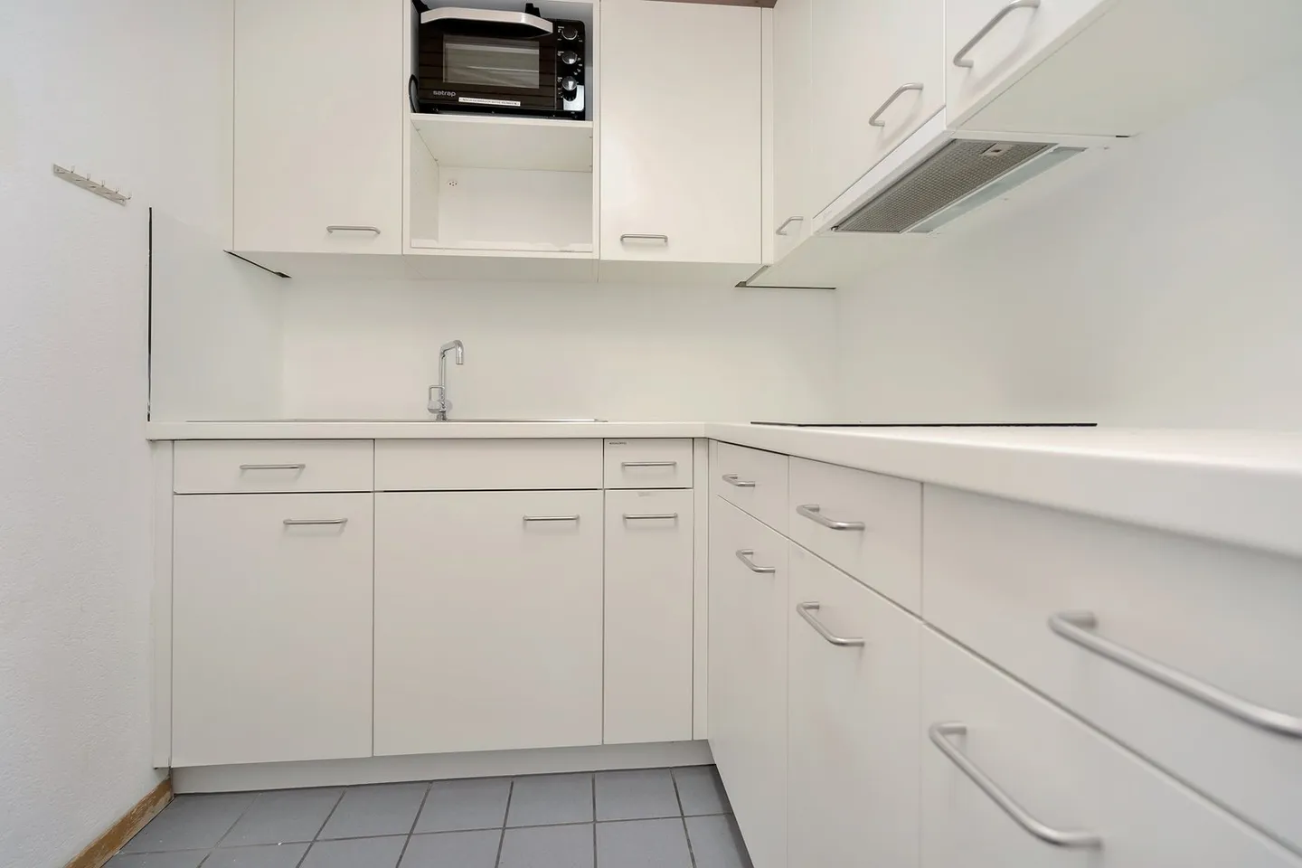 Functional Office or Commercial Space - Ready to Move In - Affordable Conditions - Photo 11 of 12