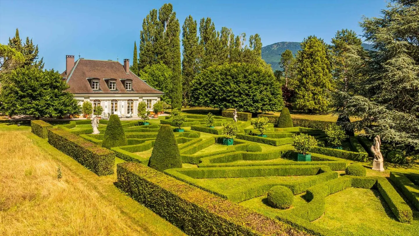 Exclusif : Propriété extraordinaire dans une oasis verte - Photo 1 sur 9