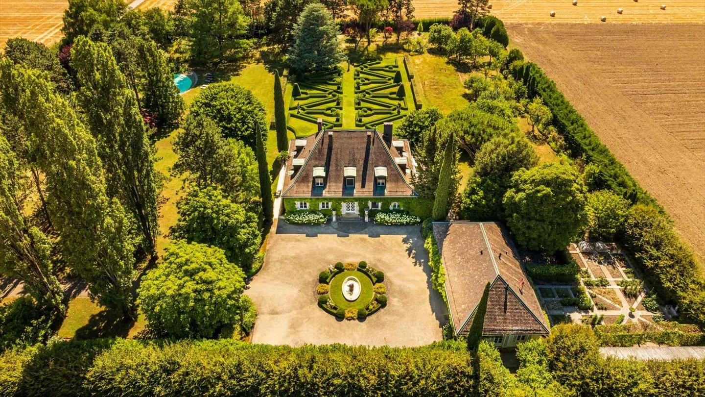 Exclusif : Propriété extraordinaire dans une oasis verte - Photo 2 sur 9