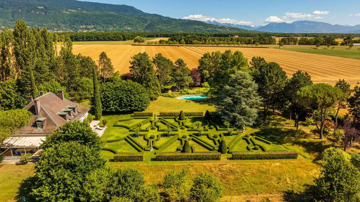 Exclusif : Propriété extraordinaire dans une oasis verte - Photo 5 sur 9