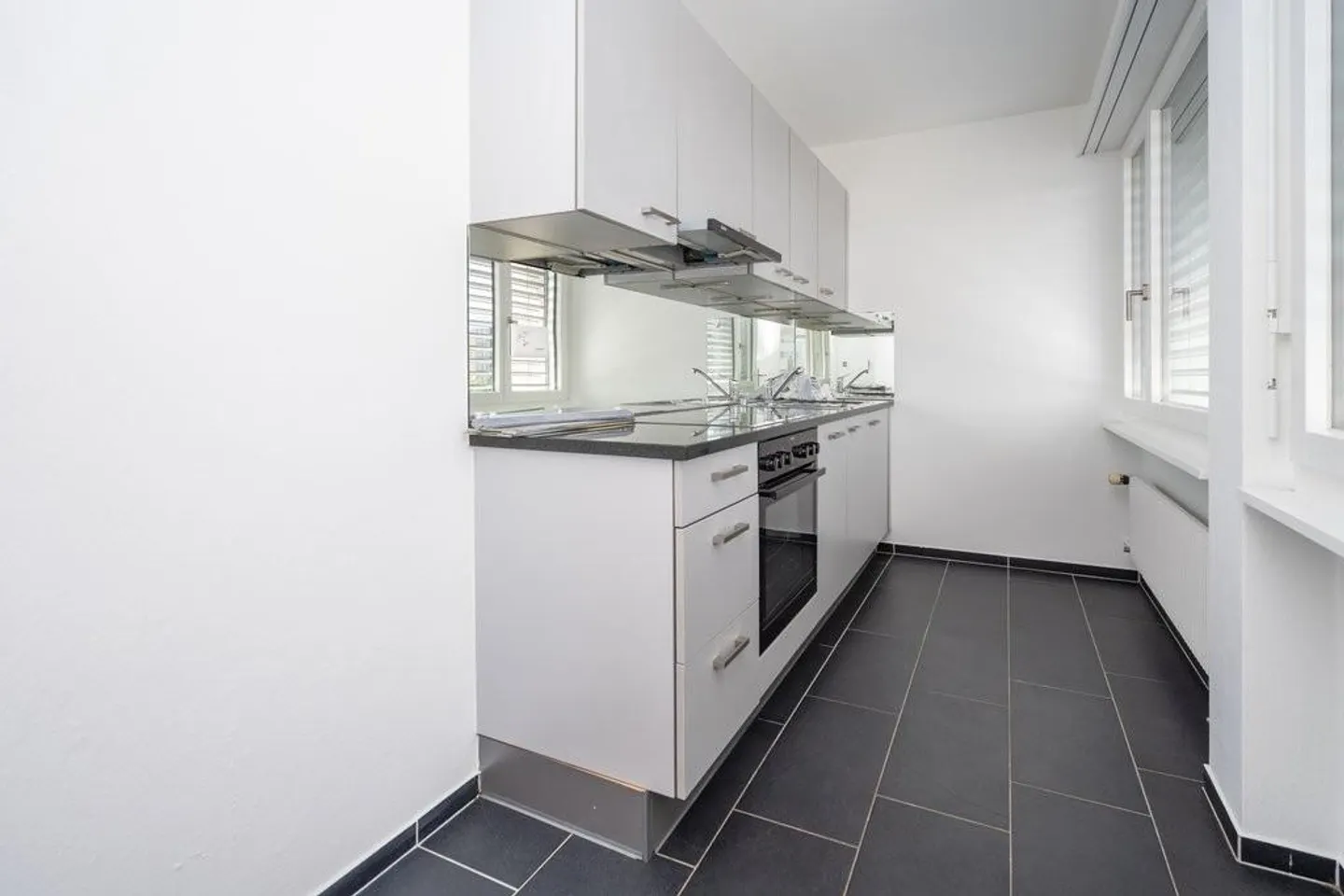 Studio esclusivo a Nidau - Vivere con stile e comfort! - Foto 3 di 7