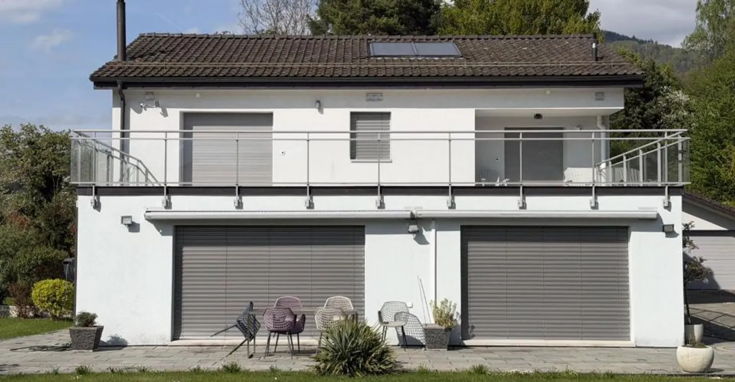 Villa individuale contemporanea su un bel e ampio terreno - Foto 7 di 11