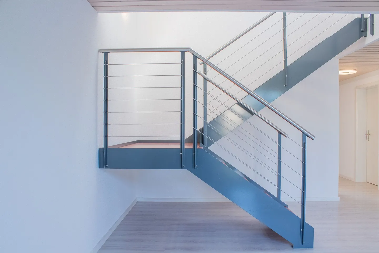 Maison individuelle moderne de 5,5 pièces dans un emplacement calme - Photo 9 sur 11
