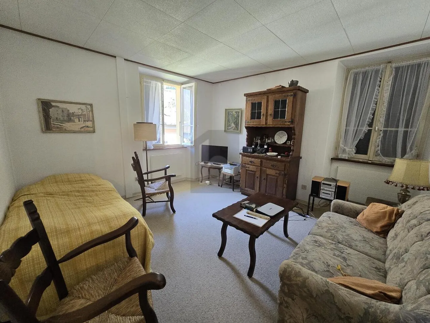 Quiet Apartment with Garden - Photo 2 of 4