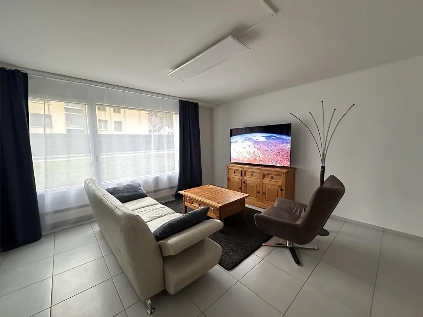 Cercasi nuovo inquilino per spazioso appartamento di 1,5 stanze con giardino - Foto 1 di 16