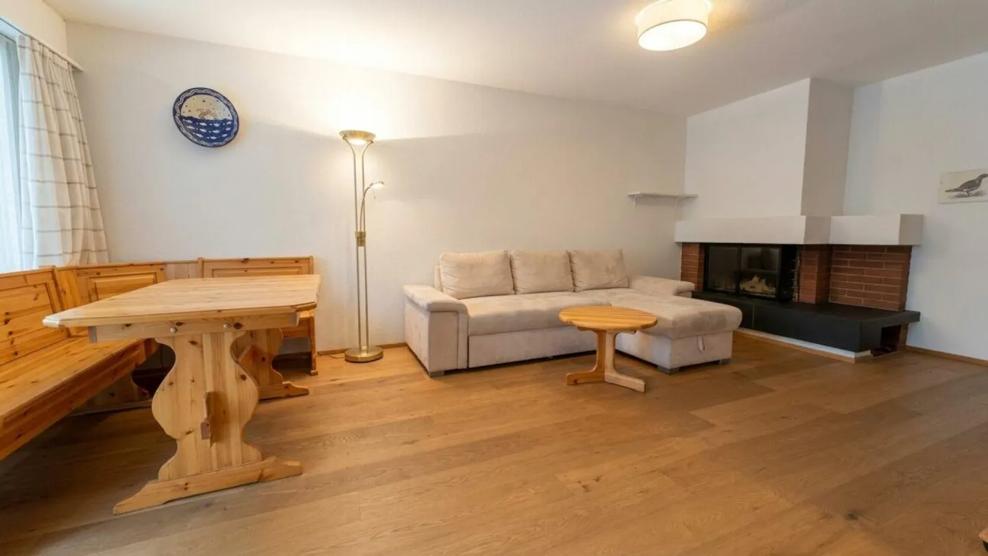 2-Room Hideaway in the Center - Photo 2 of 12