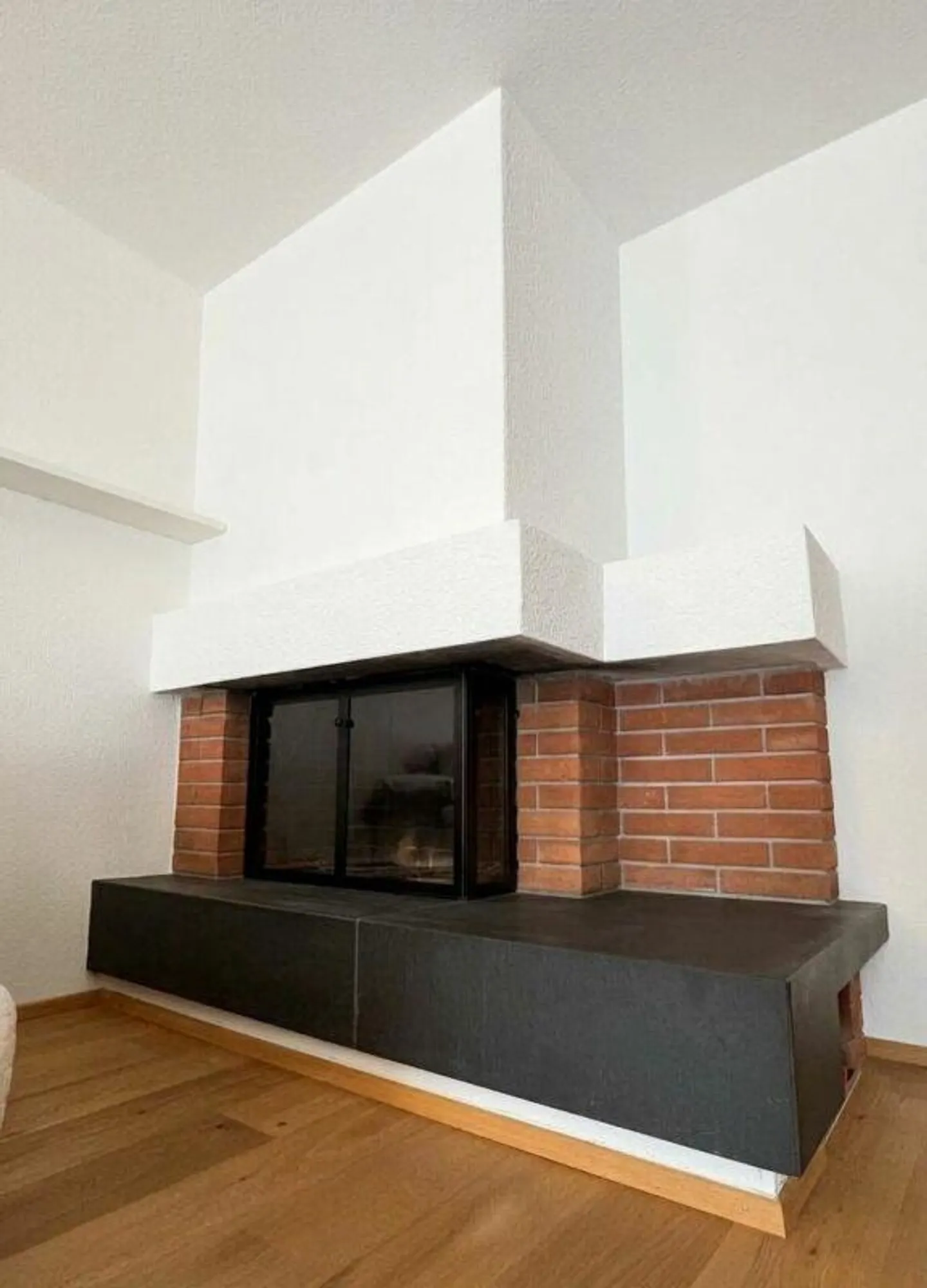 2-Room Hideaway in the Center - Photo 4 of 12