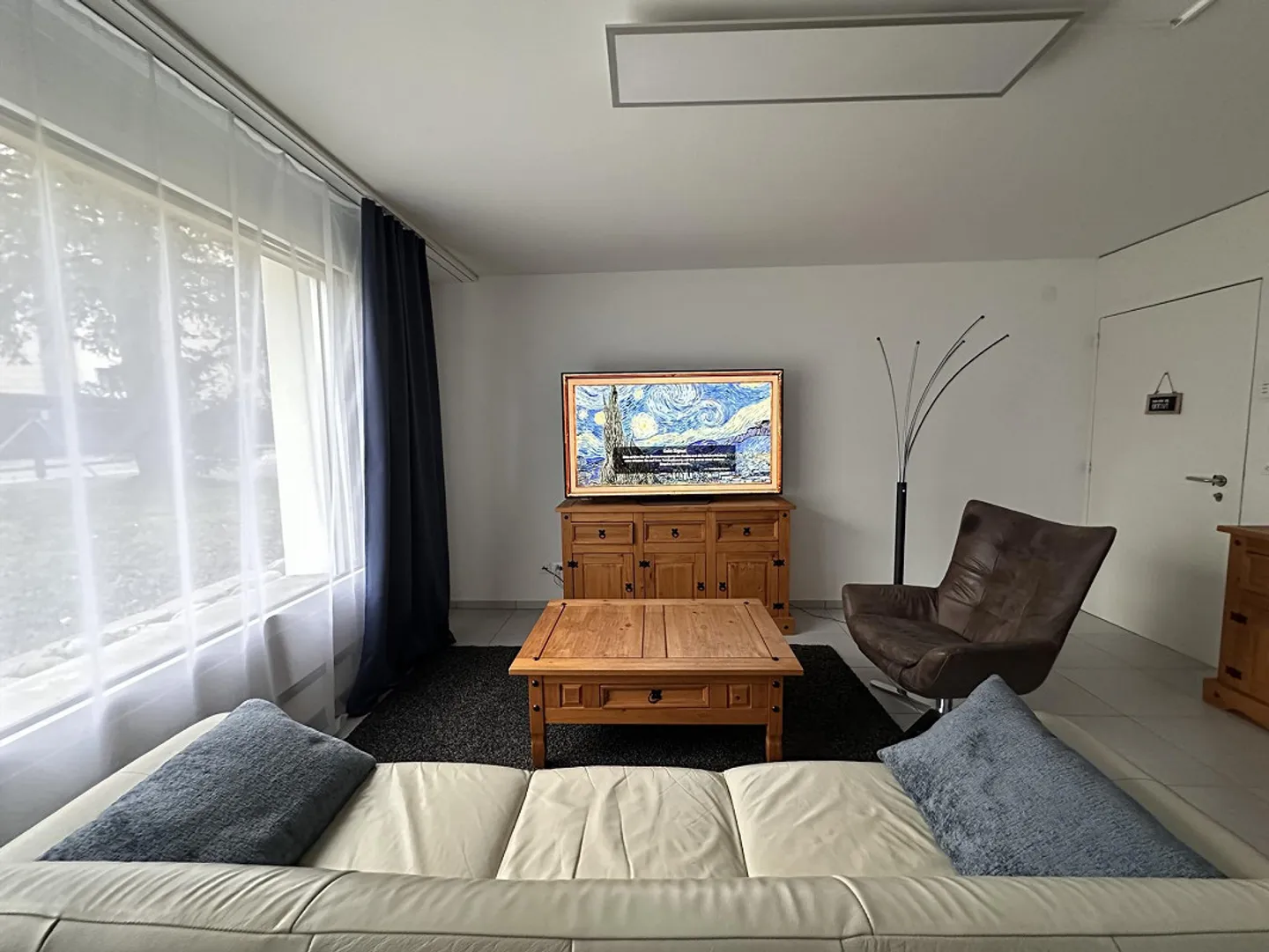 Cercasi nuovo inquilino per spazioso appartamento di 1,5 stanze con giardino - Foto 2 di 16