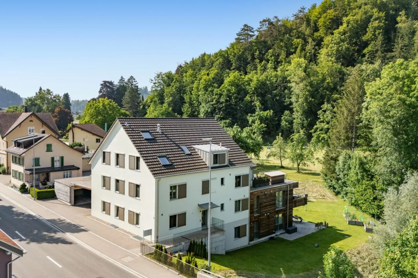 Einziehen und Wohlfühlen - Stilvolle 5.5 Zimmer Dachwohnung - Photo 2 of 14