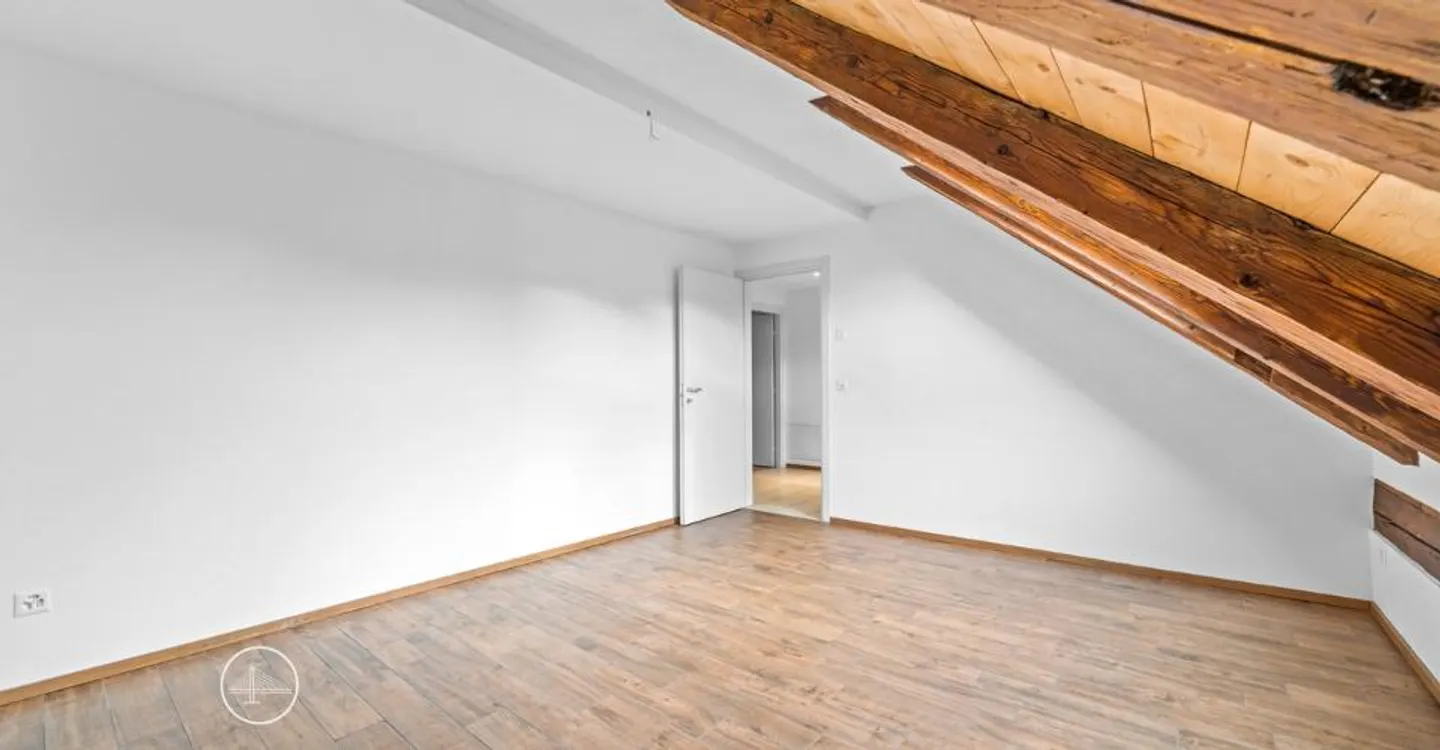 Geräumige Wohnung mit Schlossblick - Foto 11 von 13